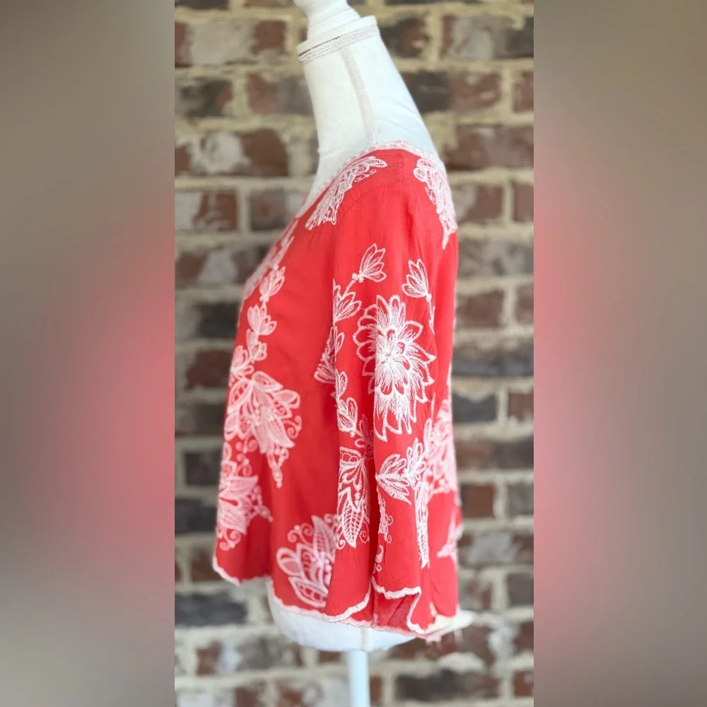 🦋 Embroidered Solitaire Women's Top - Picture 3 of 10